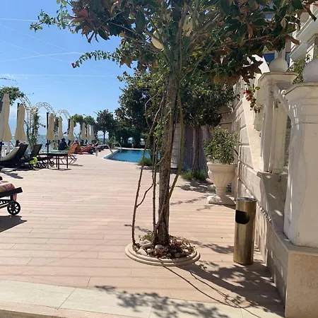 La Welcome * Golden Sands